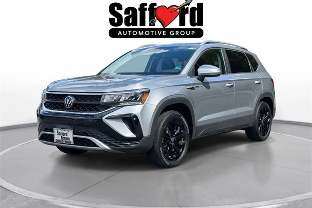 2022 Volkswagen Taos SE photo 1