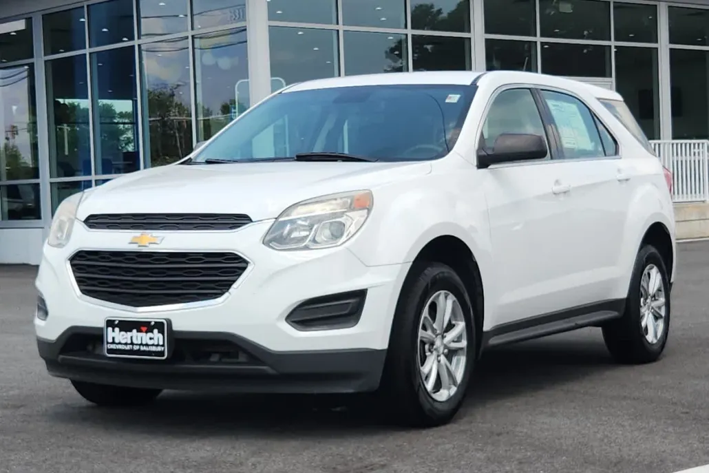 2017 Chevrolet Equinox LS photo 1