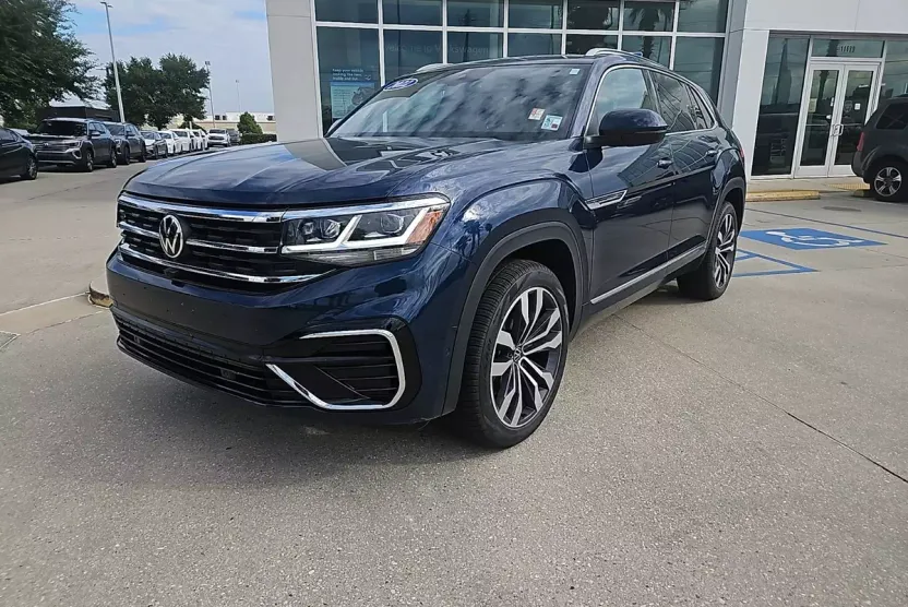 2022 Volkswagen Atlas Cross Sport V6 SEL Premium R-Line photo 1