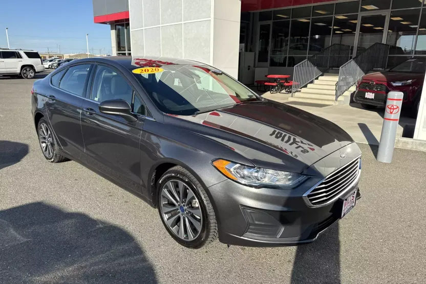 2020 Ford Fusion SE photo 1