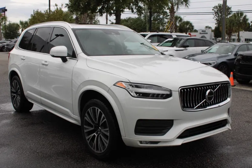 2020 Volvo XC90 T5 Momentum photo 1