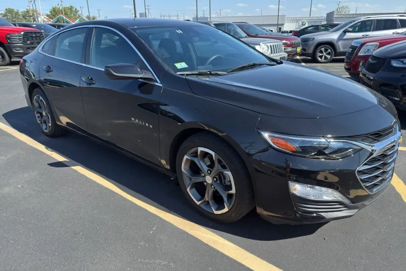 2023 Chevrolet Malibu 1LT photo 1