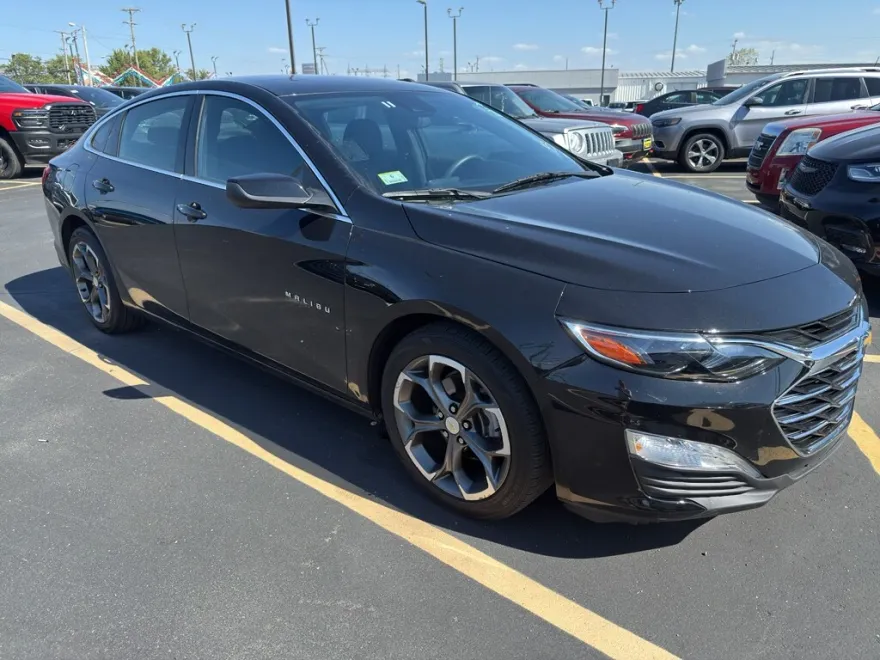 2023 Chevrolet Malibu 1LT photo 1