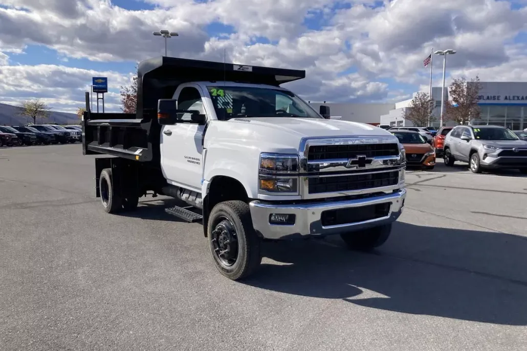 2024 Chevrolet Silverado 6500HD Work Truck photo 1