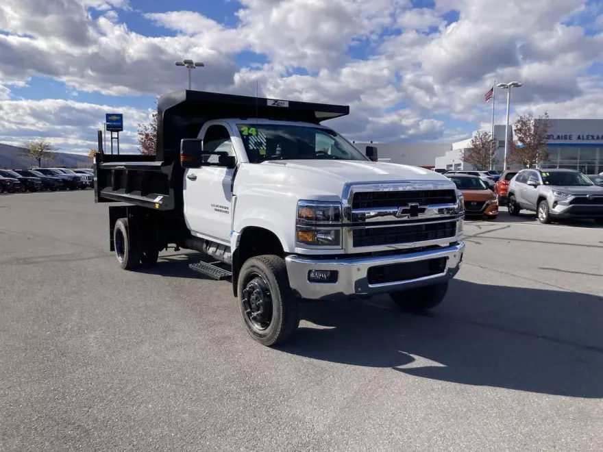 2024 Chevrolet Silverado 6500HD Work Truck photo 1