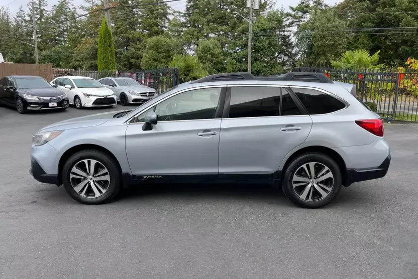 2019 Subaru Outback 2.5i photo 1