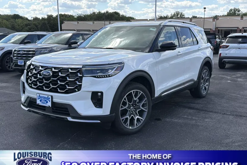 2025 Ford Explorer Platinum photo 1