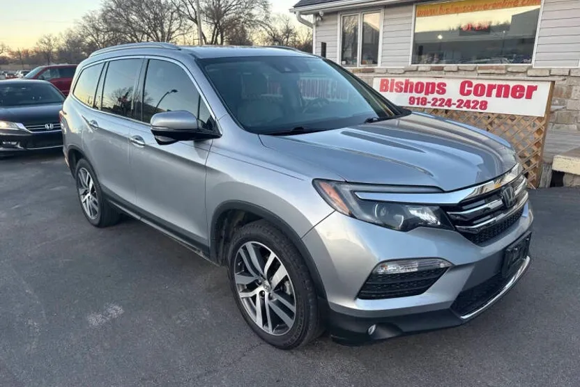 2018 Honda Pilot Touring photo 1