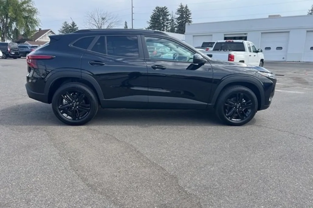 2025 Chevrolet Trax ACTIV photo 1