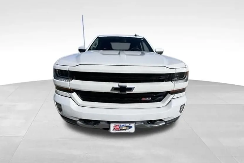 2018 Chevrolet Silverado 1500 LT photo 1