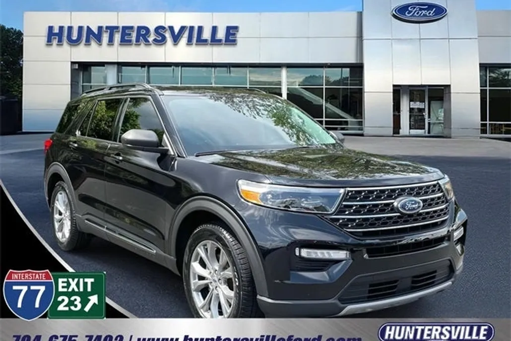 2022 Ford Explorer XLT photo 1
