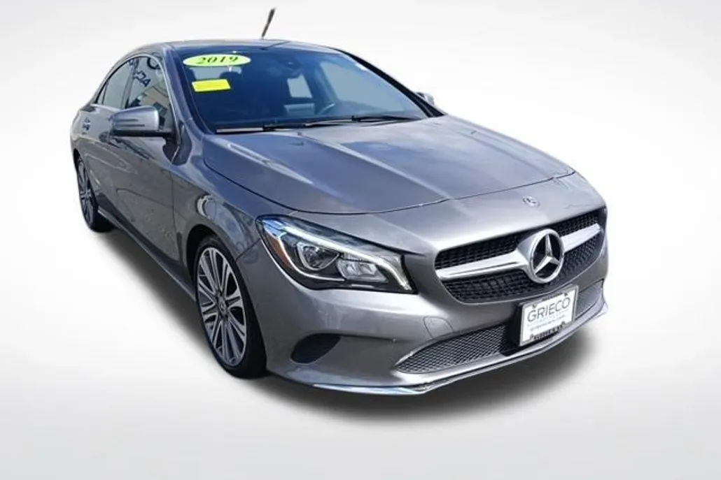 2019 Mercedes Benz CLA 250 4MATIC photo 1