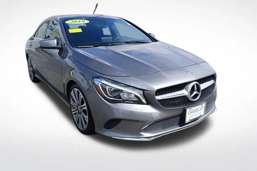 2019 Mercedes Benz CLA 250 4MATIC photo 1