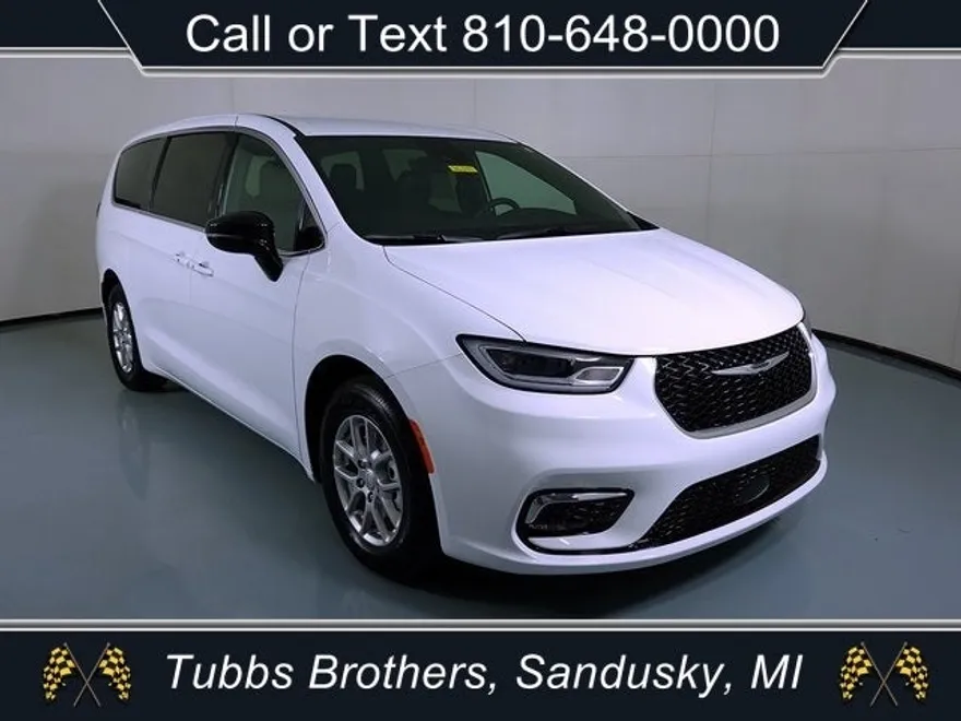 2026 Chrysler Pacifica photo 1