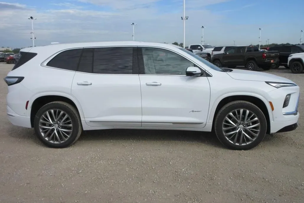 2026 Buick Enclave Avenir photo 1