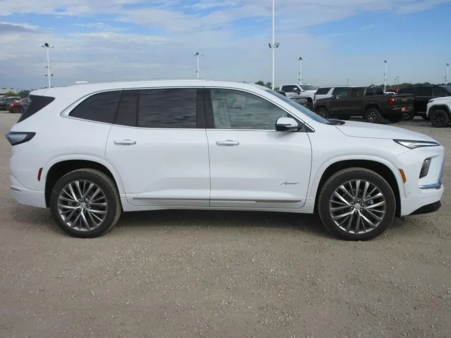 2026 Buick Enclave Avenir photo 1