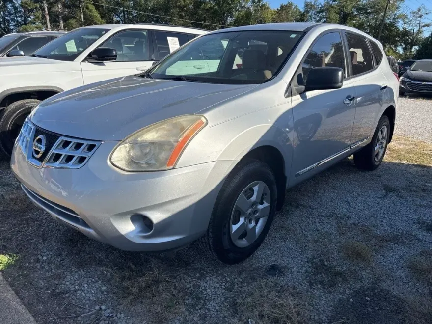 2011 Nissan Rogue S photo 1
