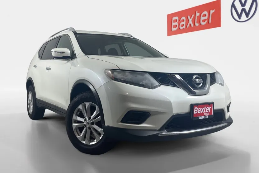 2015 Nissan Rogue SV photo 1