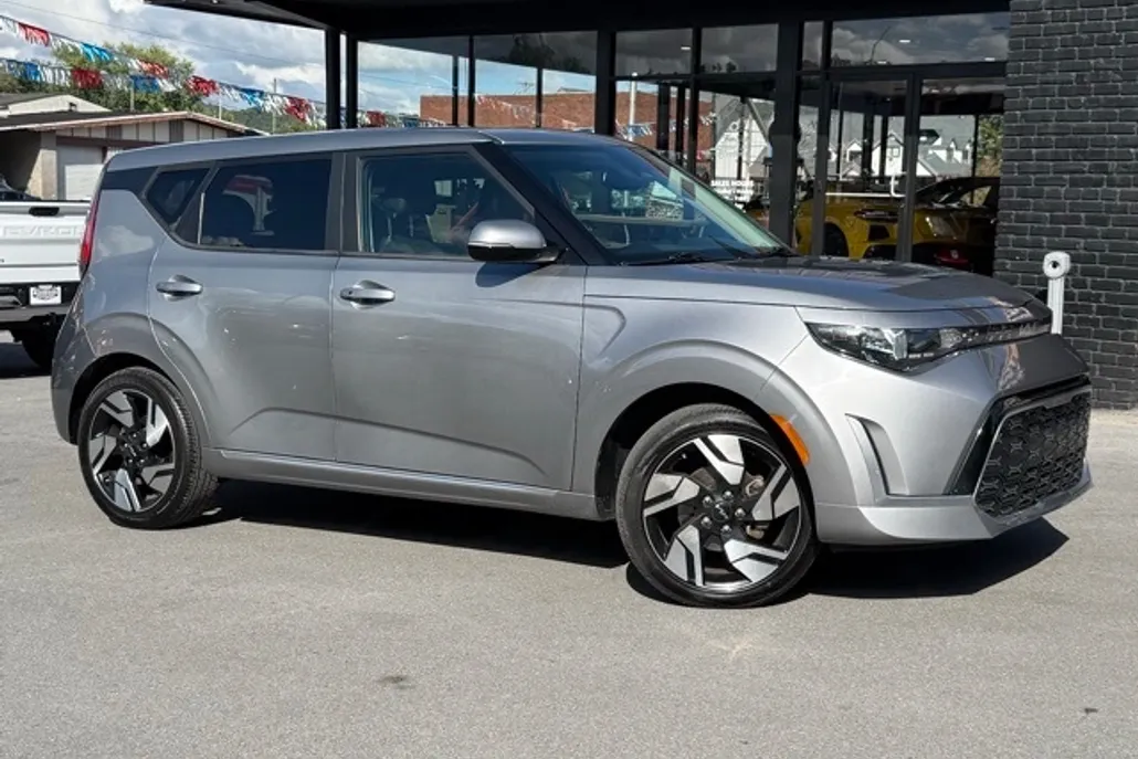 2023 Kia Soul GT-Line photo 1