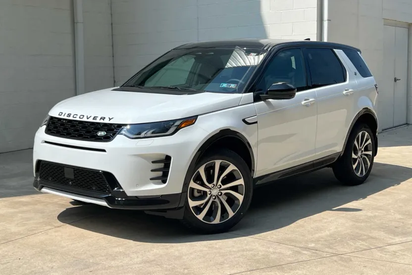 2025 Land Rover Discovery Sport Dynamic SE photo 1