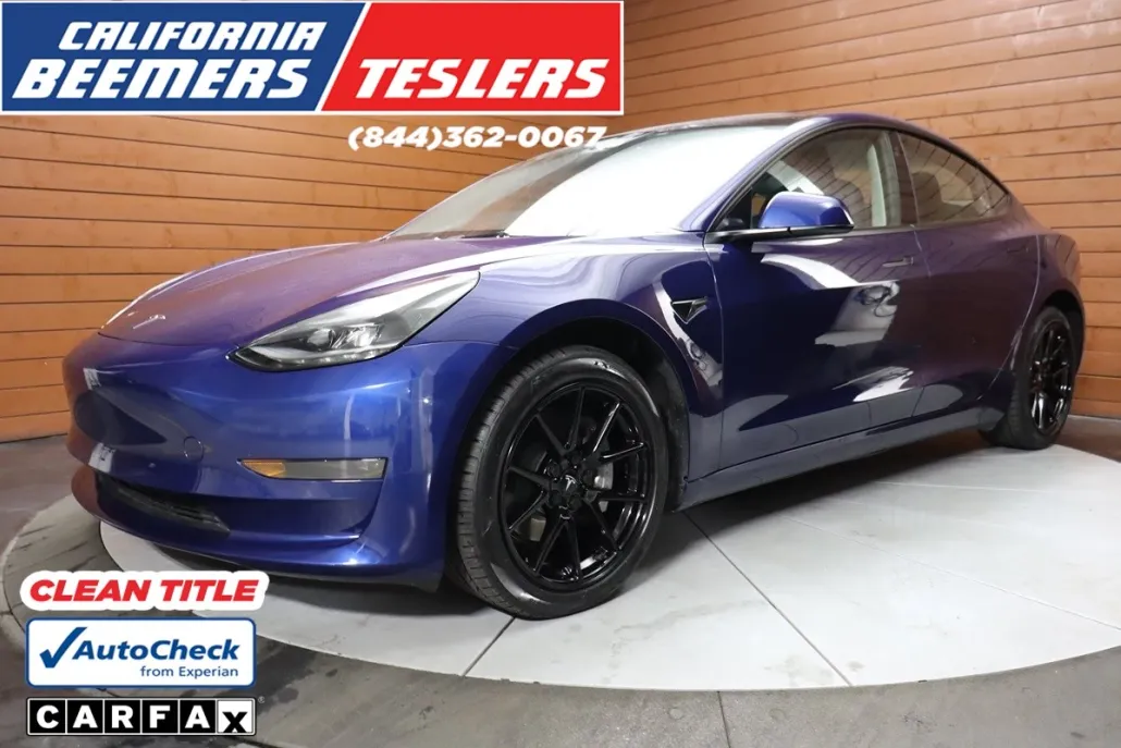 2023 Tesla Model 3 photo 1