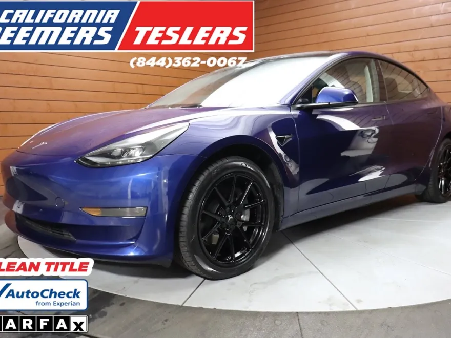 2023 Tesla Model 3 photo 1