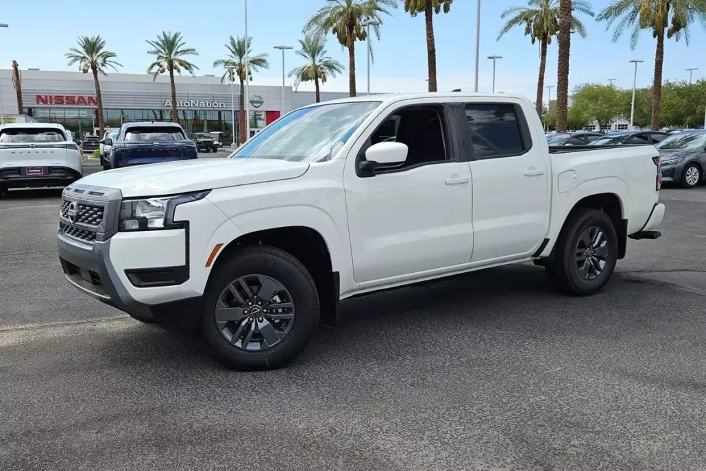 2025 Nissan Frontier SV photo 1