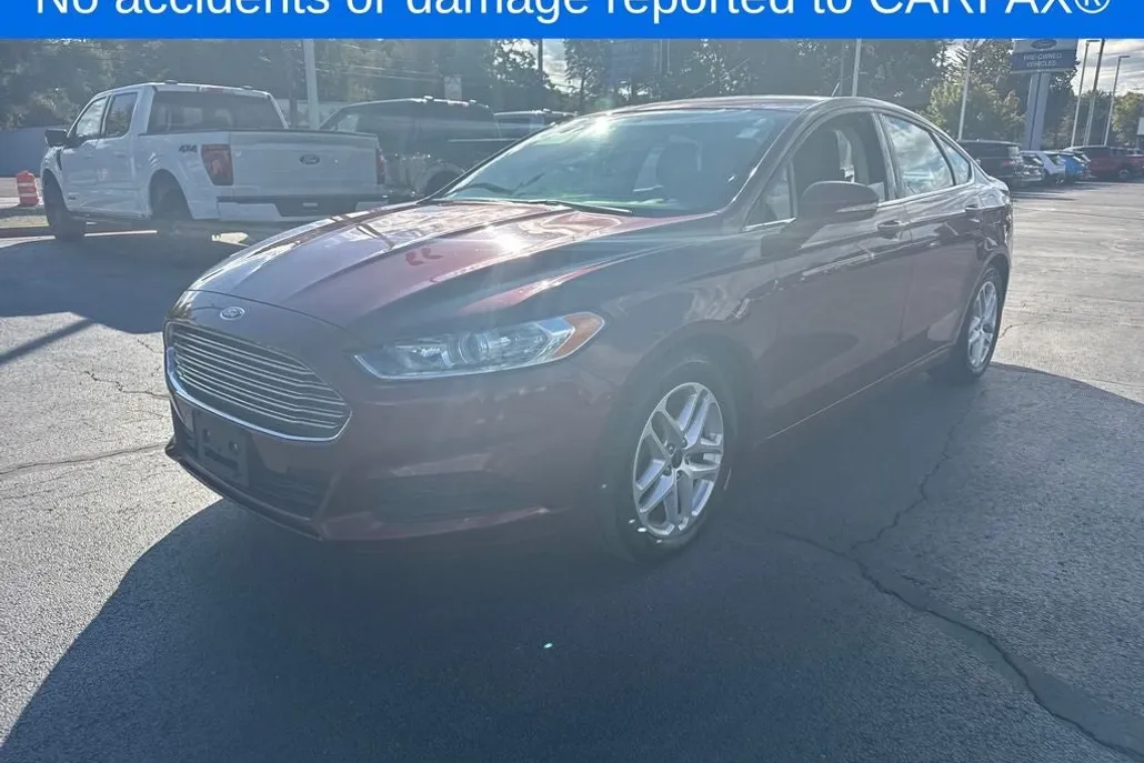 2016 Ford Fusion SE photo 1