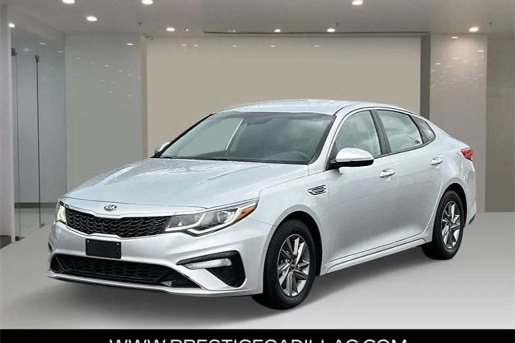 2020 Kia Optima LX photo 1