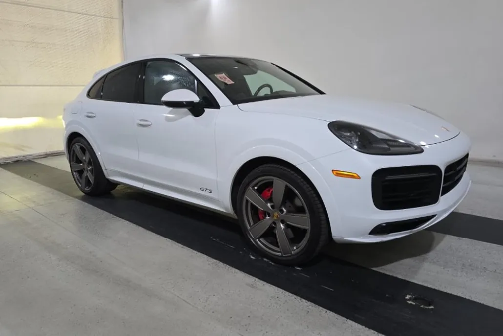 2021 Porsche Cayenne Coupe GTS photo 1