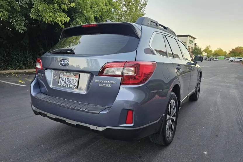 2016 Subaru Outback 2.5i Limited photo 1