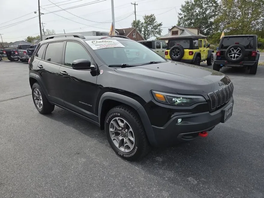 2022 Jeep Cherokee Trailhawk photo 1