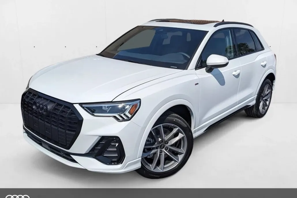 2025 Audi Q3 45 TFSI S line Premium photo 1