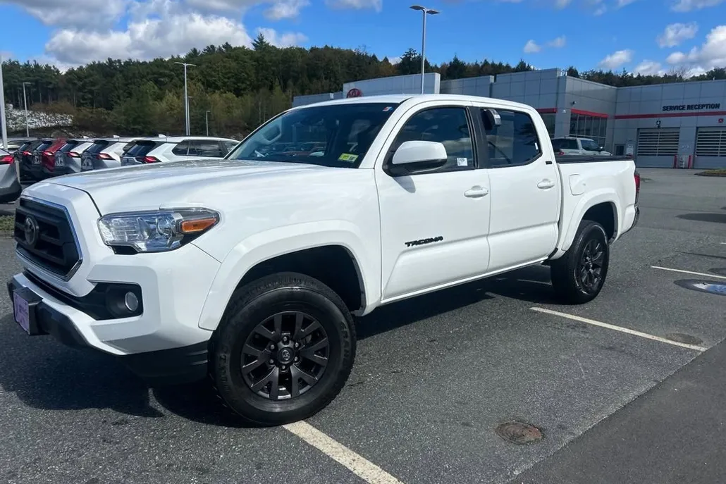2023 Toyota Tacoma SR5 photo 1
