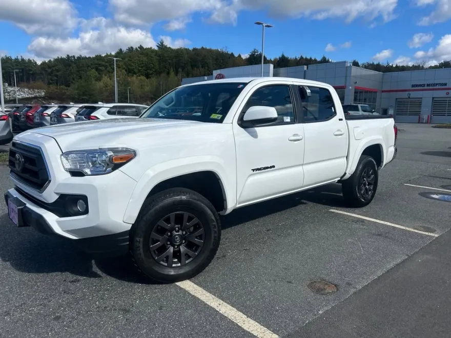 2023 Toyota Tacoma SR5 photo 1