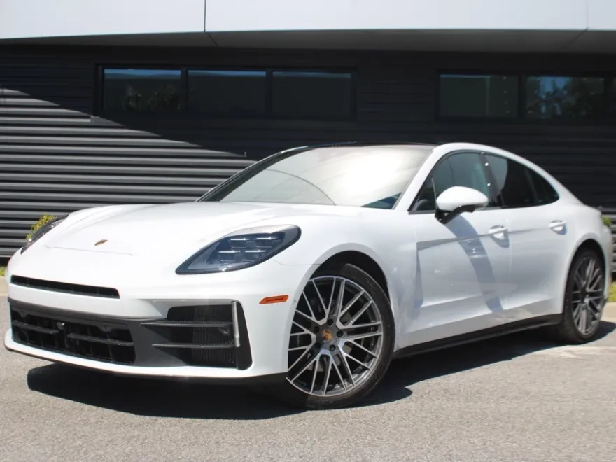 2025 Porsche Panamera 4 photo 1