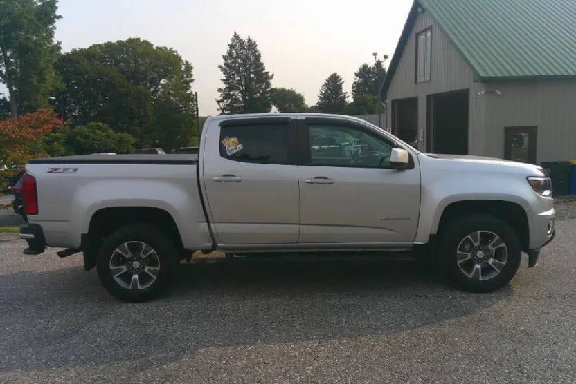 2017 Chevrolet Colorado Z71 photo 1