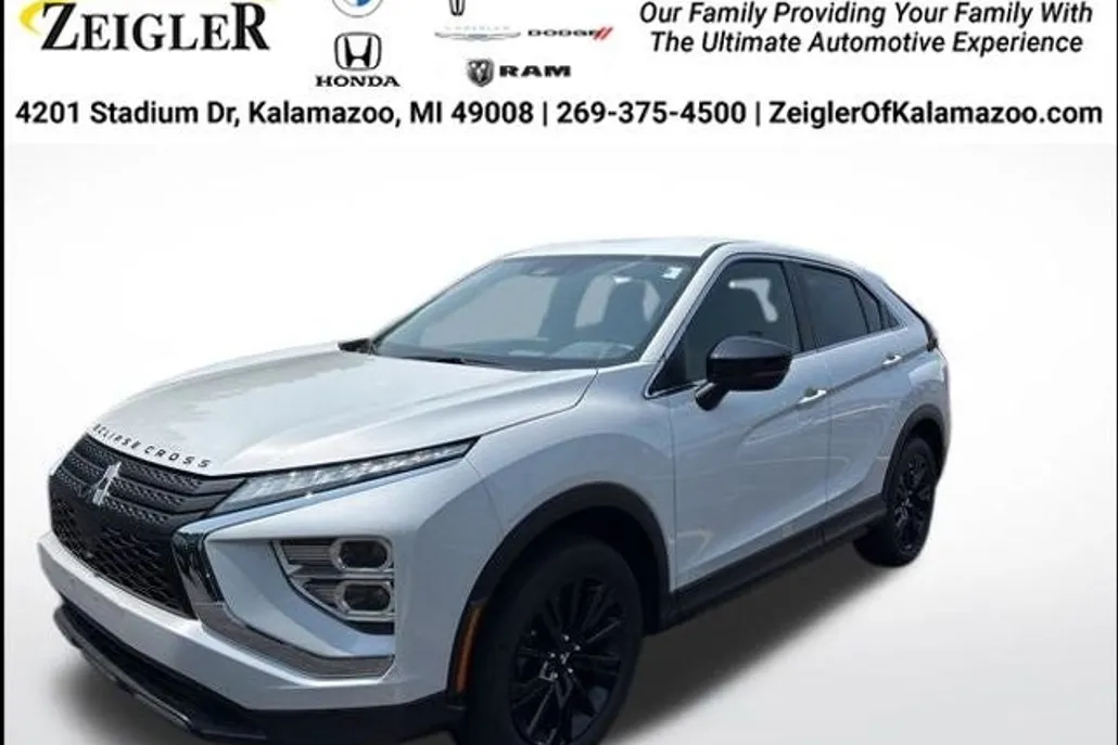 2024 Mitsubishi Eclipse Cross LE photo 1