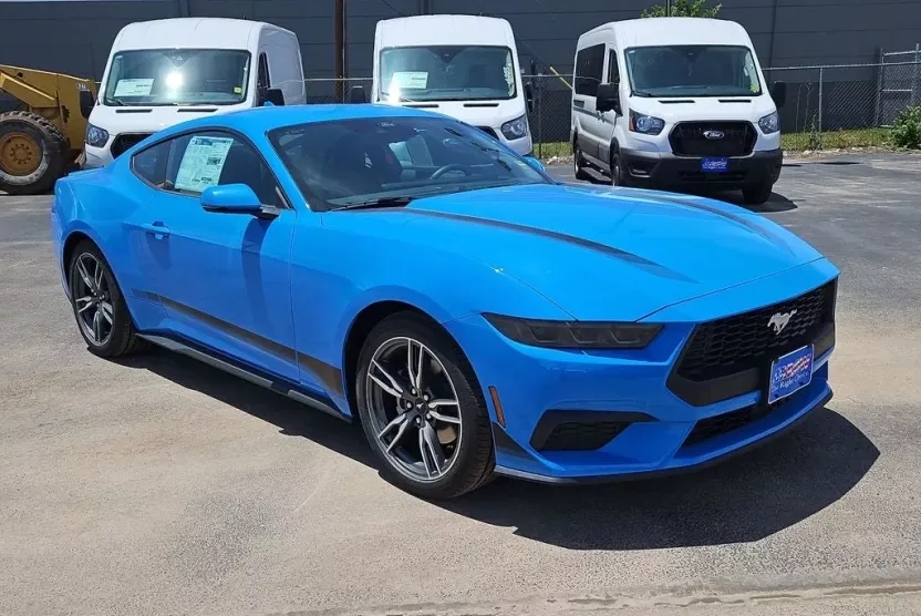 2025 Ford Mustang EcoBoost Premium photo 1