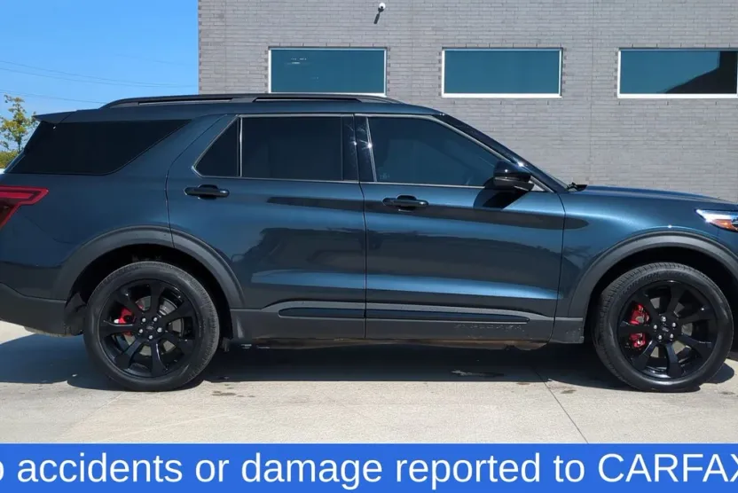 2024 Ford Explorer ST photo 1