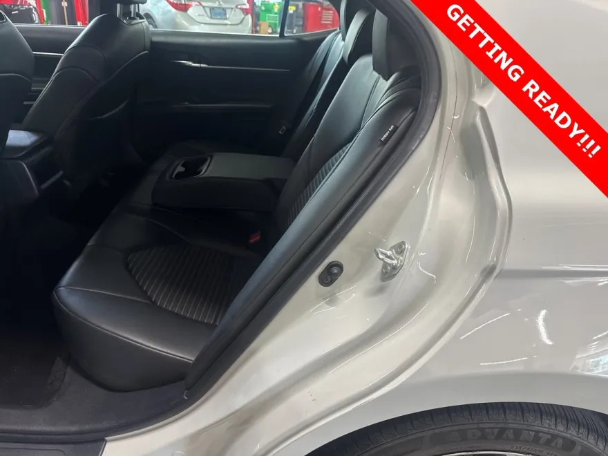 2023 Toyota Camry SE photo 1
