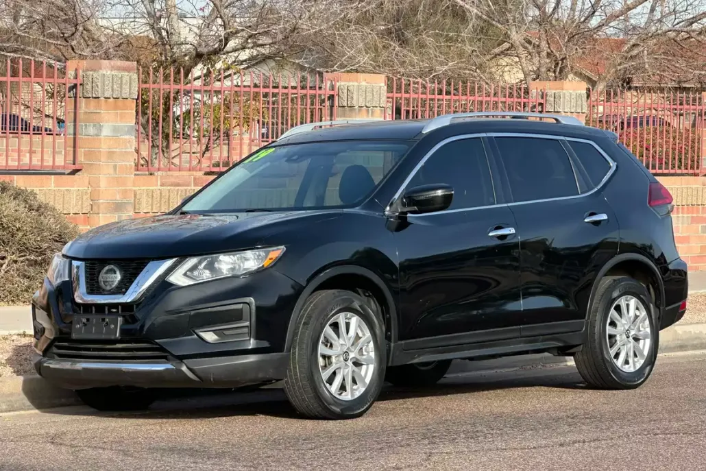 2019 Nissan Rogue SV photo 1