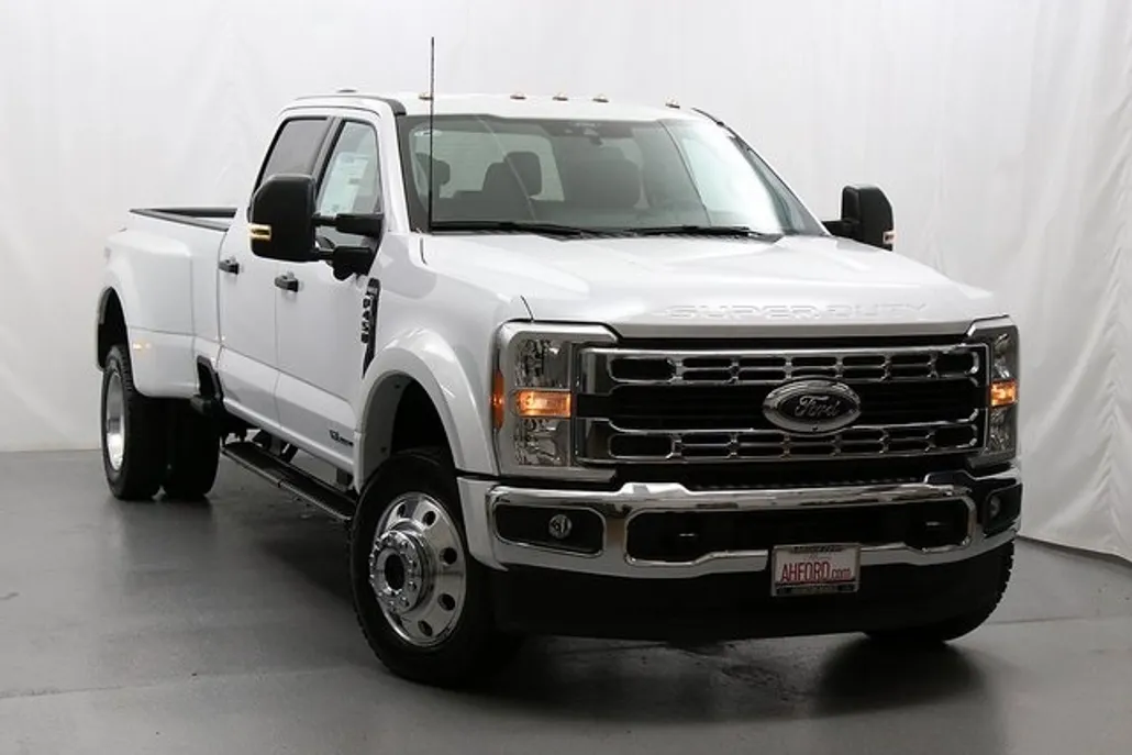 2026 Ford F-450 XLT photo 1