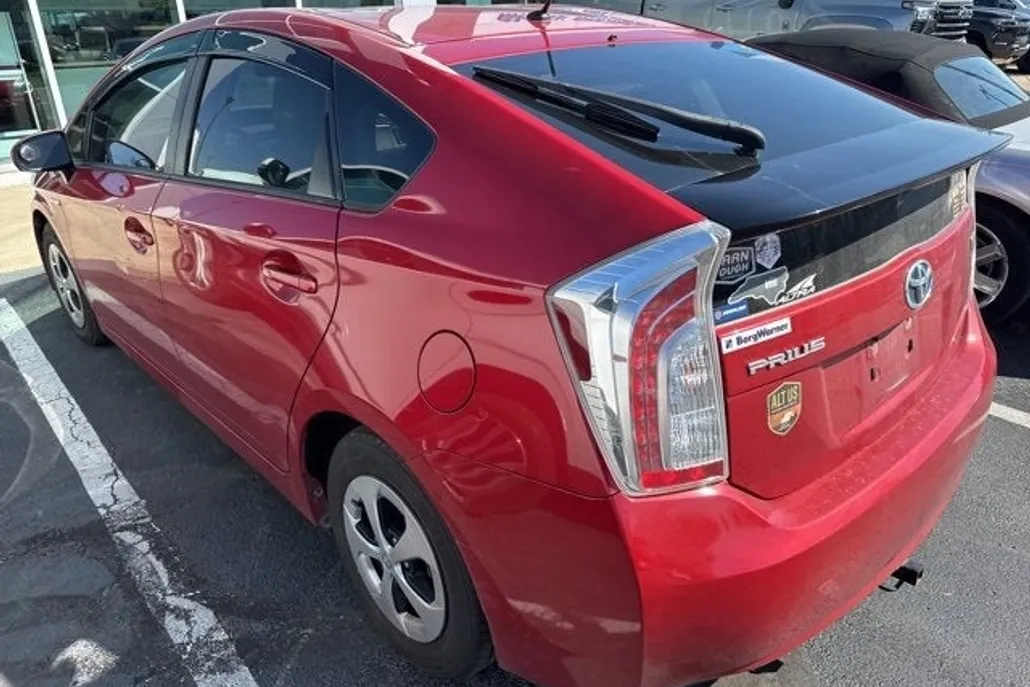 2012 Toyota Prius One photo 1