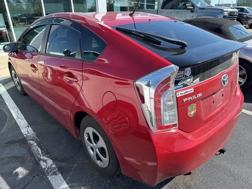 2012 Toyota Prius One photo 1