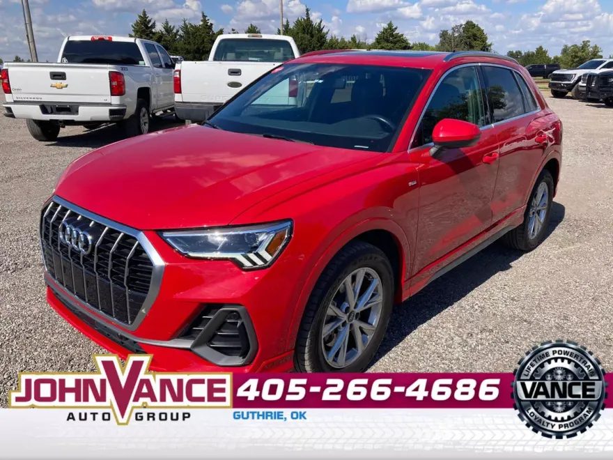 2024 Audi Q3 S line Premium photo 1
