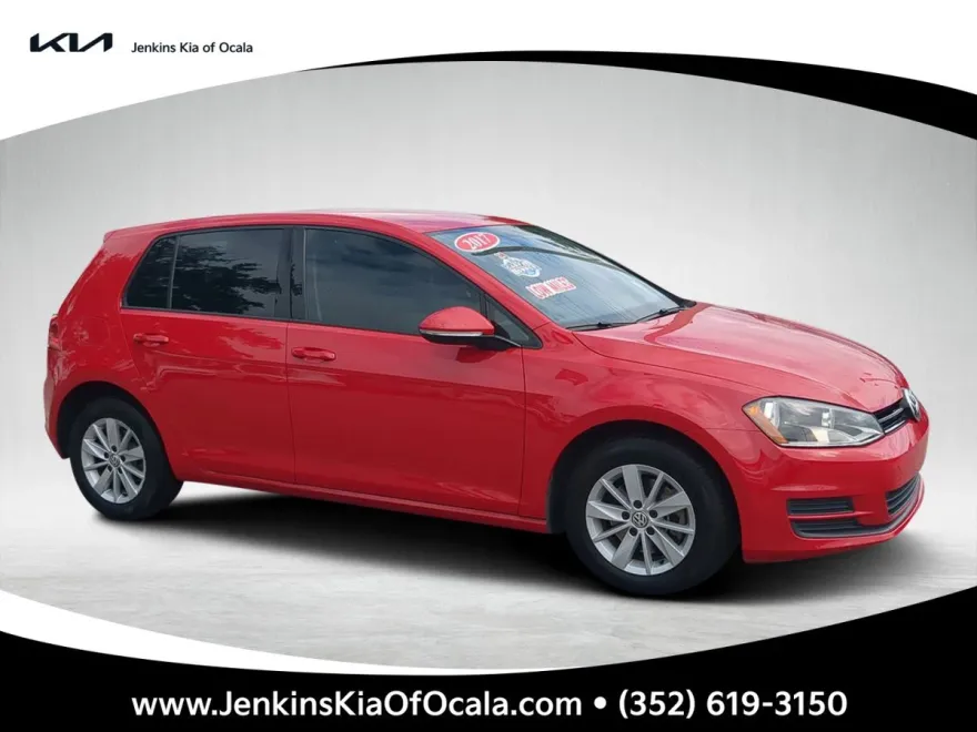 2017 Volkswagen Golf S photo 1