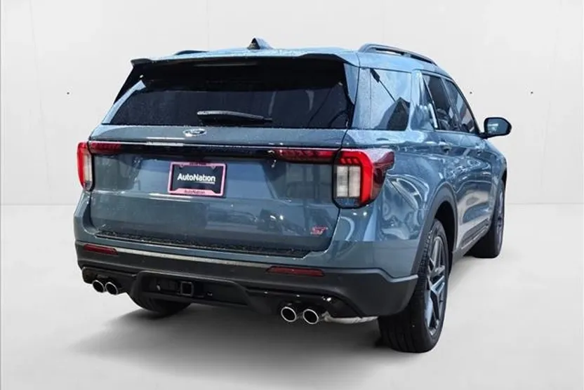 2025 Ford Explorer ST photo 1