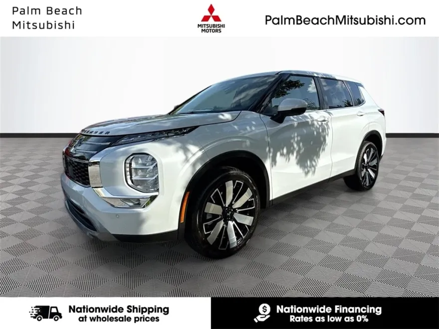 2025 Mitsubishi Outlander SE photo 1