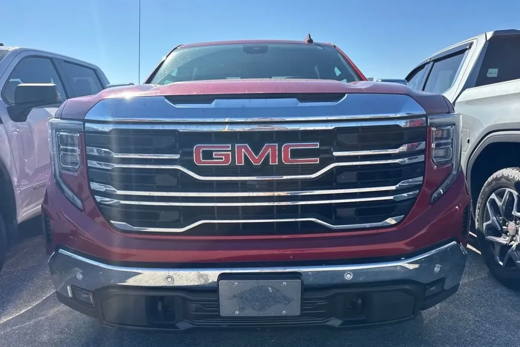 2024 Gmc Sierra 1500 SLT photo 1
